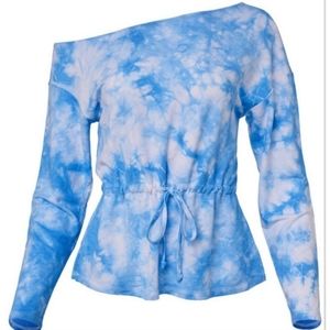 Off the shoulders clouds tie dye shirt